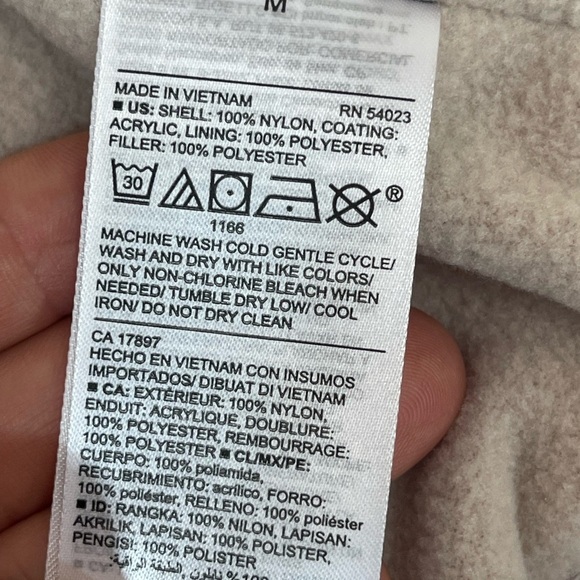 Old navy very light nude pink puffer Vest Women’s size M - Picture 12 of 16